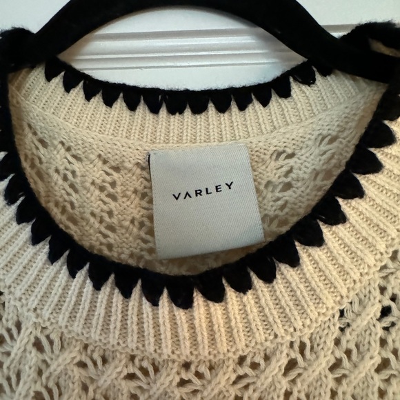 Carley Kint sleevless top - Picture 2 of 2